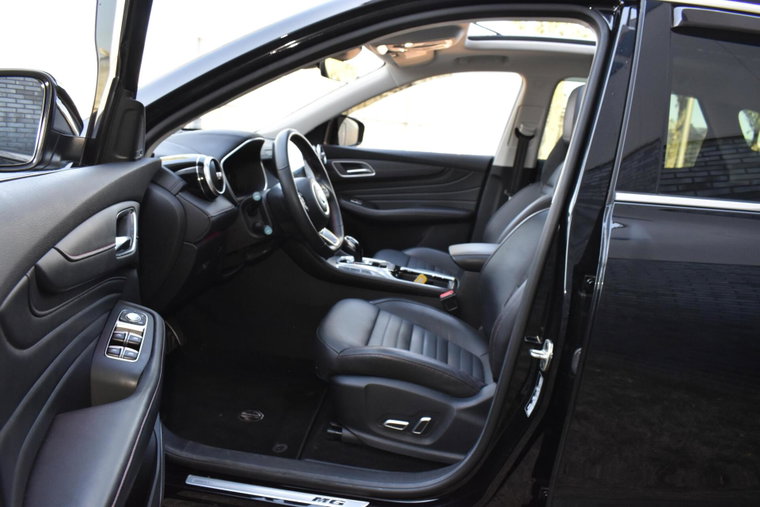 Vehicle Image 6