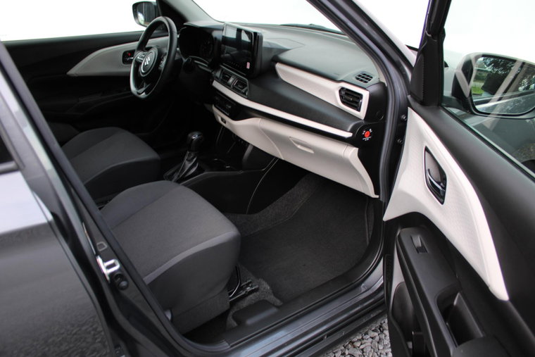 Vehicle Image 14