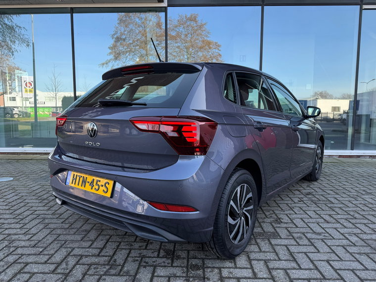 Vehicle Image 25