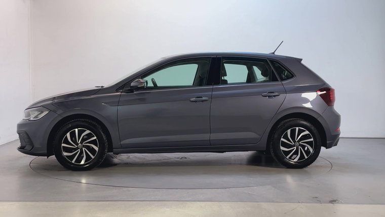 Vehicle Image 10