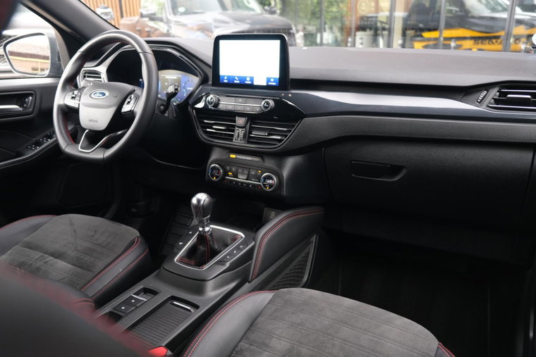 Vehicle Image 48