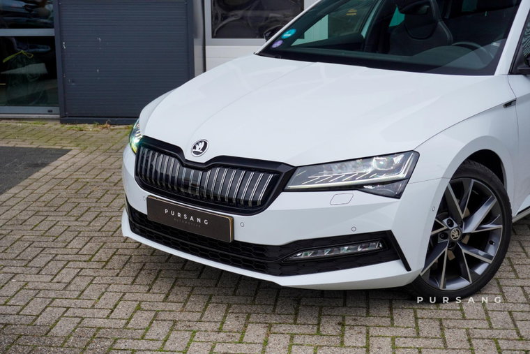 Vehicle Image 30