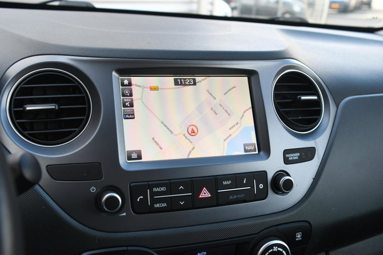 Vehicle Image 21