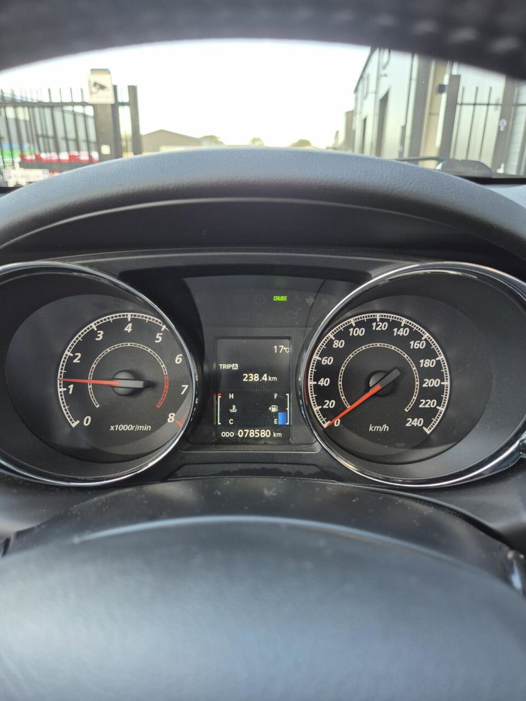 Vehicle Image 9