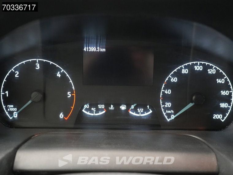 Vehicle Image 33