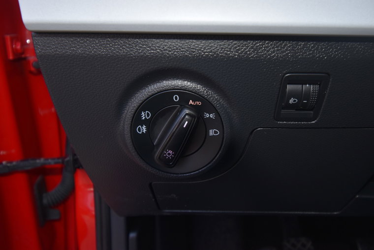 Vehicle Image 32