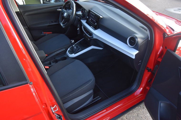 Vehicle Image 8