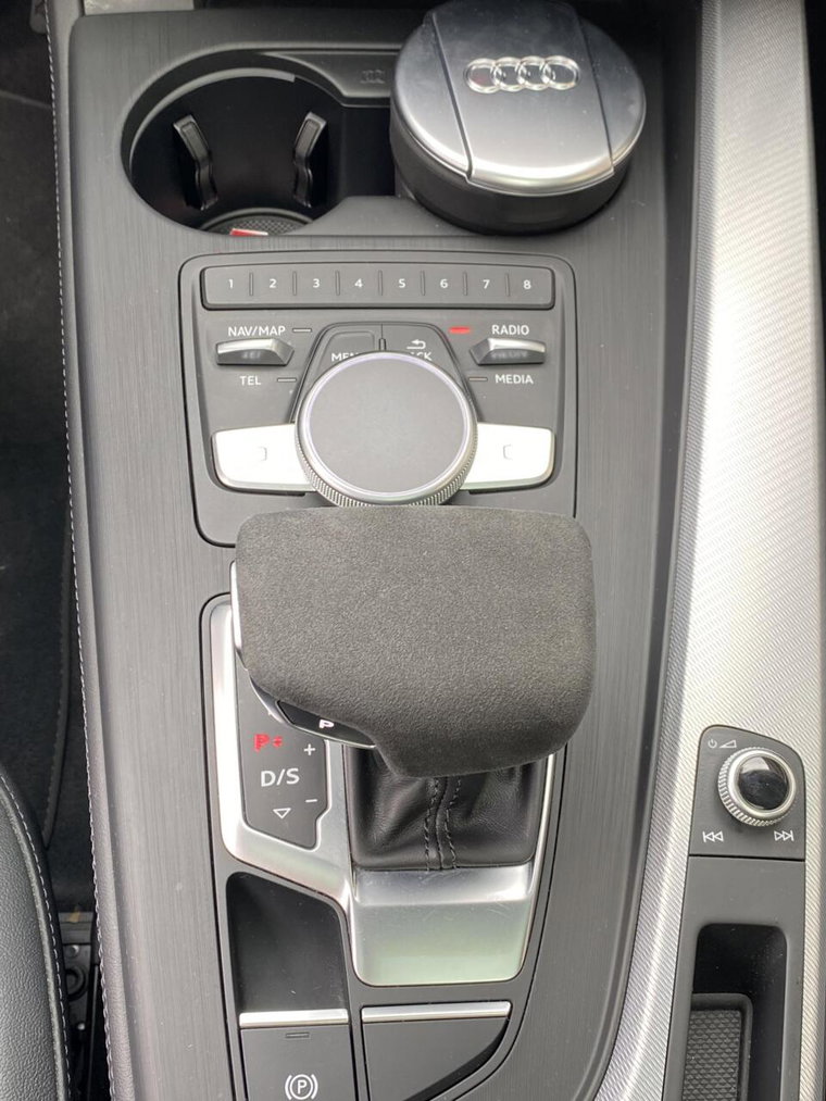 Vehicle Image 21