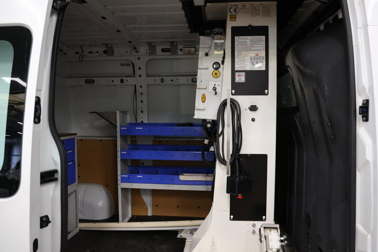 Vehicle Image 12