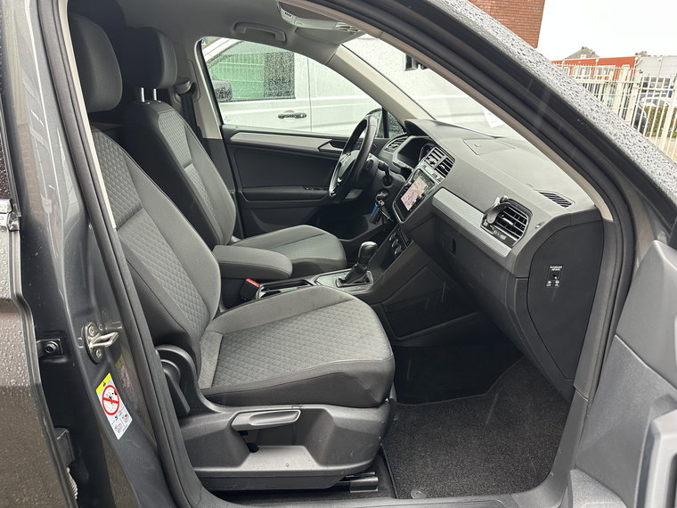 Vehicle Image 23