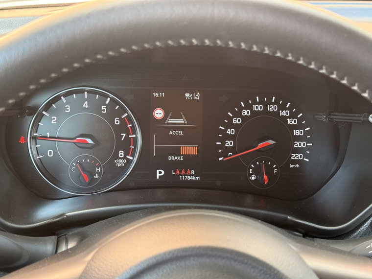 Vehicle Image 25
