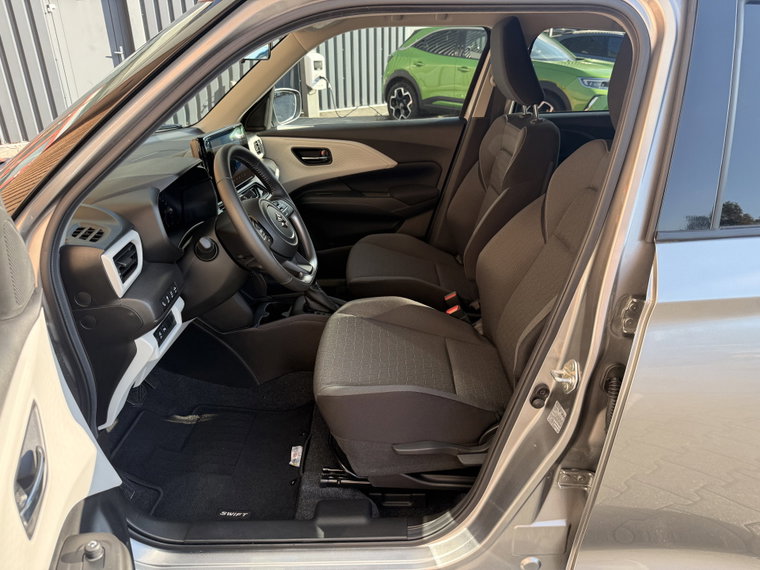Vehicle Image 35