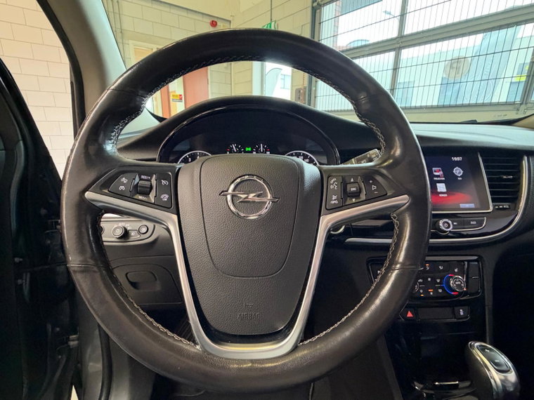 Vehicle Image 17