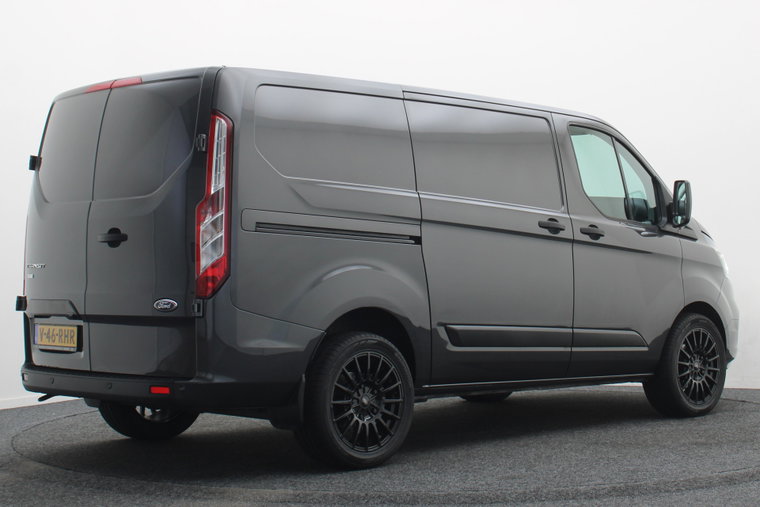 Vehicle Image 19