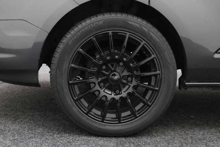Vehicle Image 25