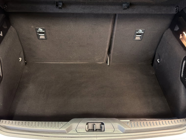 Vehicle Image 37