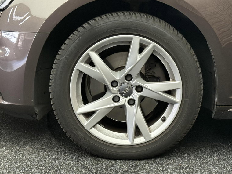 Vehicle Image 19