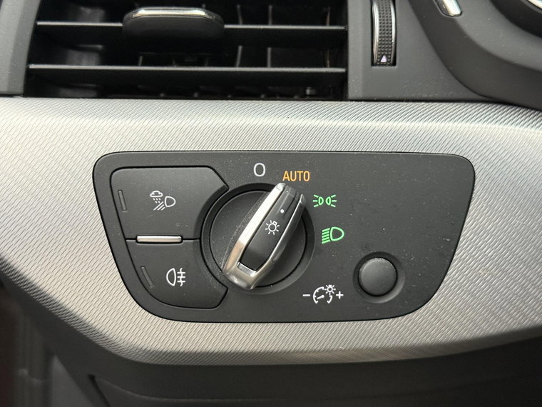 Vehicle Image 38