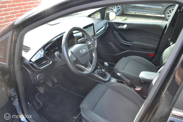 Vehicle Image 12