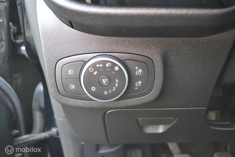 Vehicle Image 29