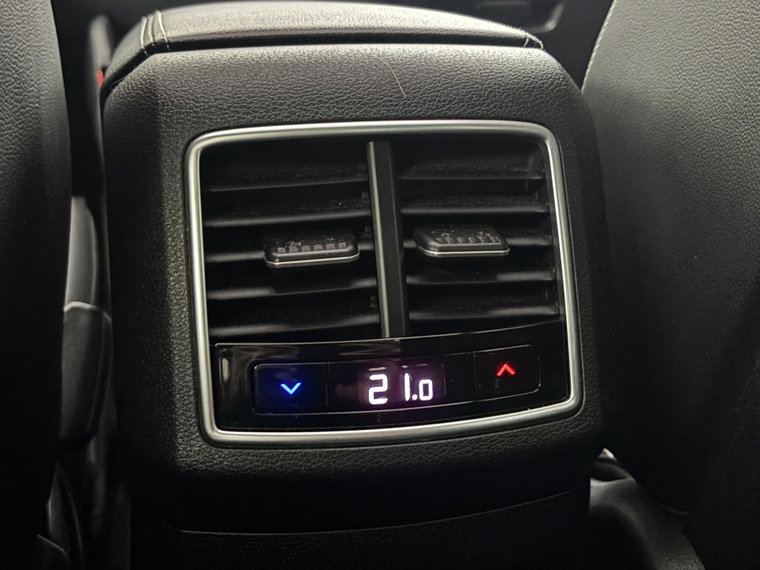 Vehicle Image 29