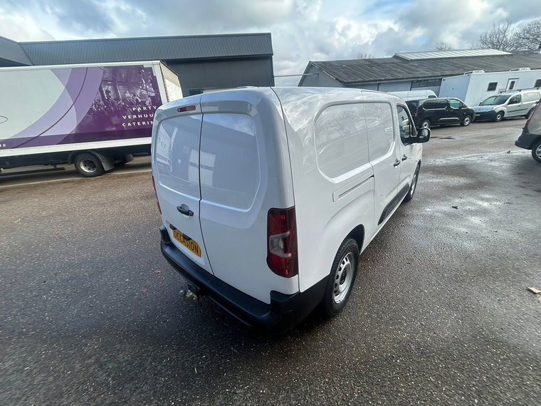 Vehicle Image 14