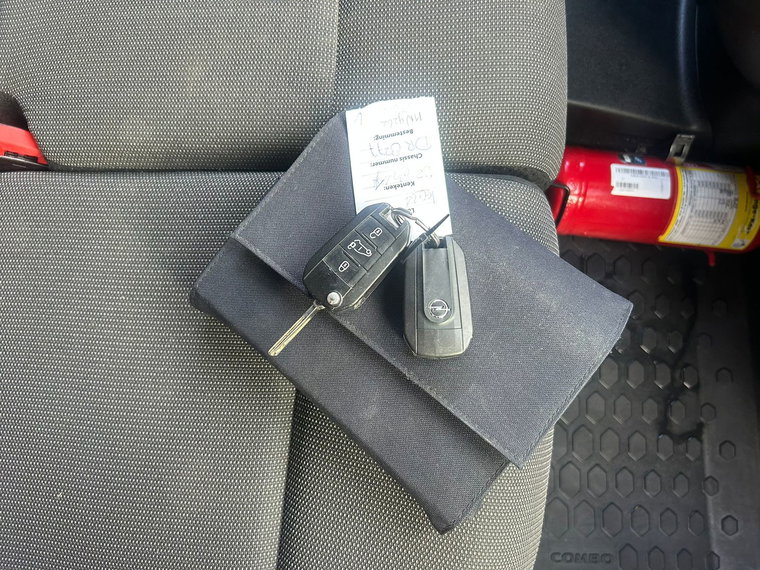 Vehicle Image 17