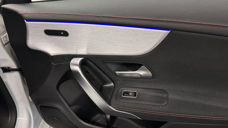Vehicle Image 23