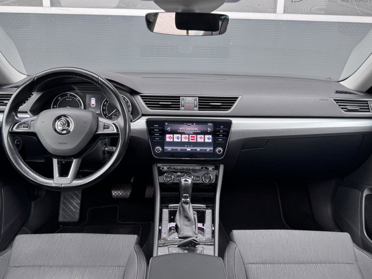Vehicle Image 13