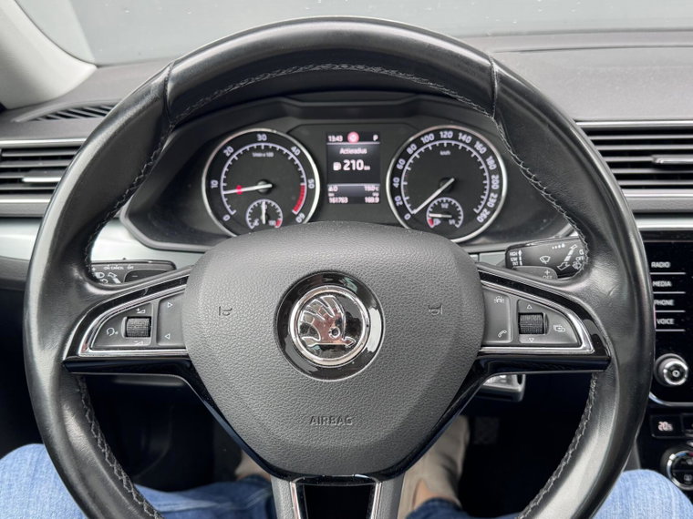 Vehicle Image 24