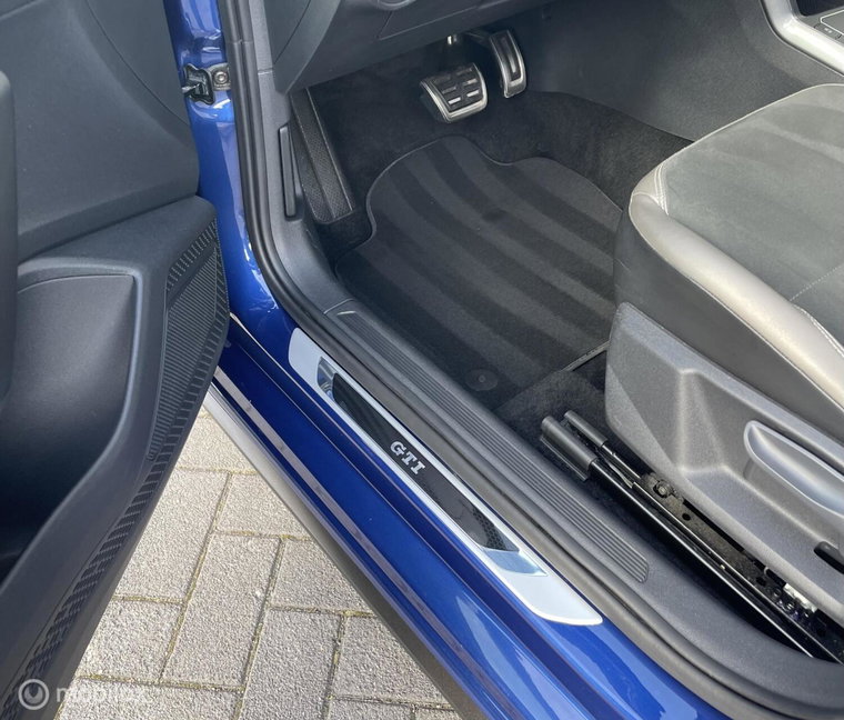 Vehicle Image 28