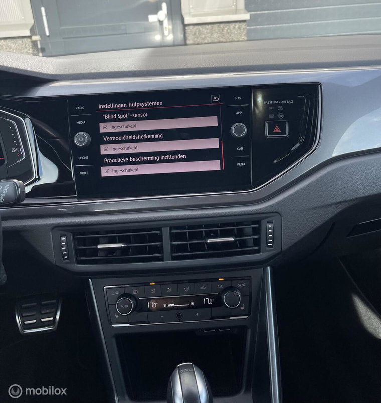 Vehicle Image 52