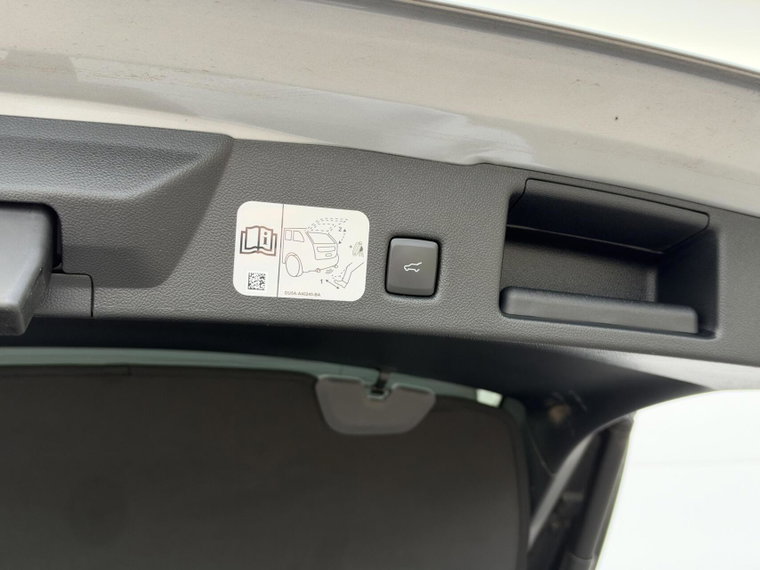 Vehicle Image 24