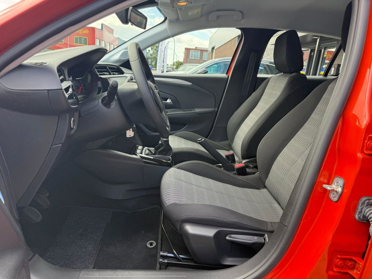 Vehicle Image 16