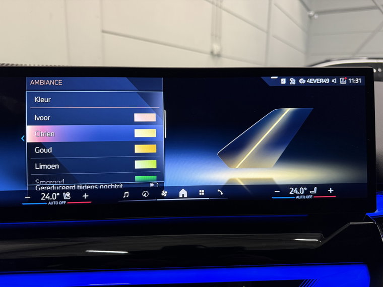 Vehicle Image 32