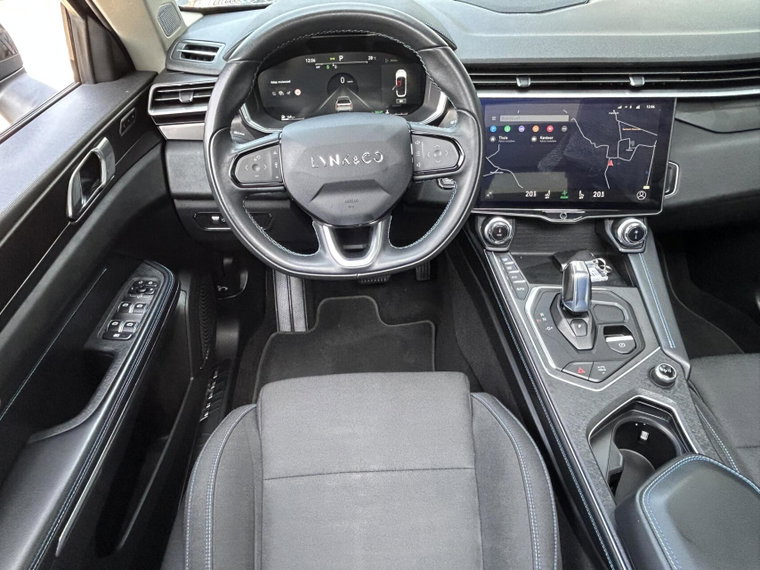 Vehicle Image 8