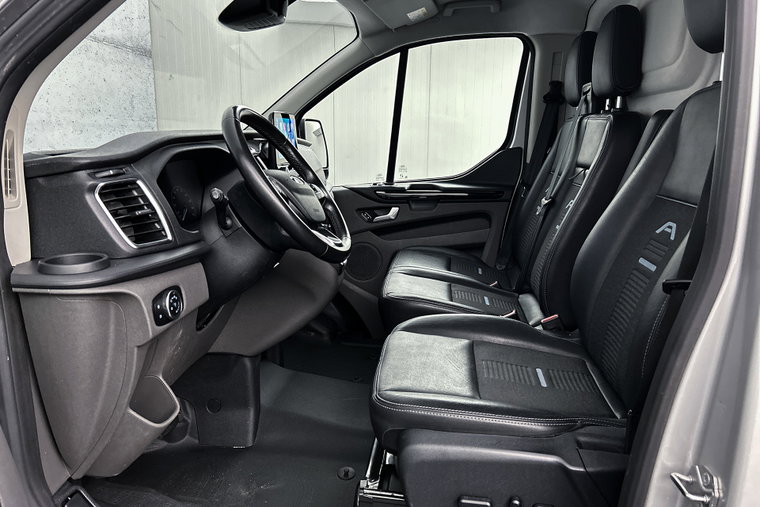 Vehicle Image 21