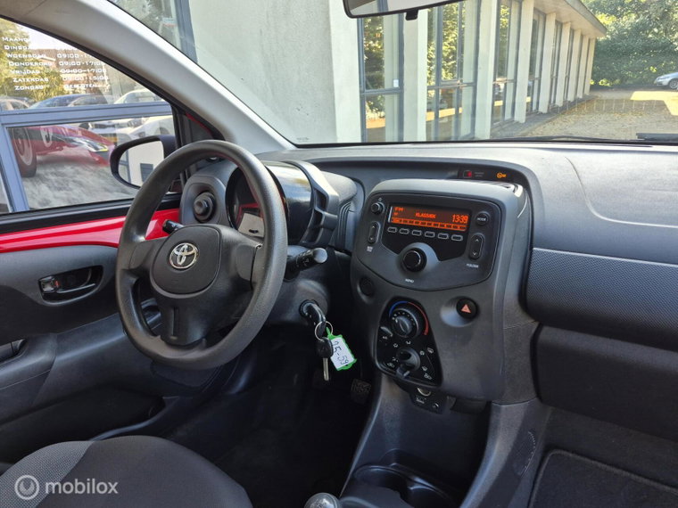 Vehicle Image 15