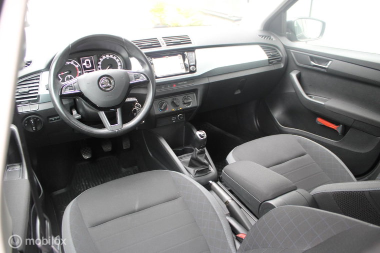 Vehicle Image 21