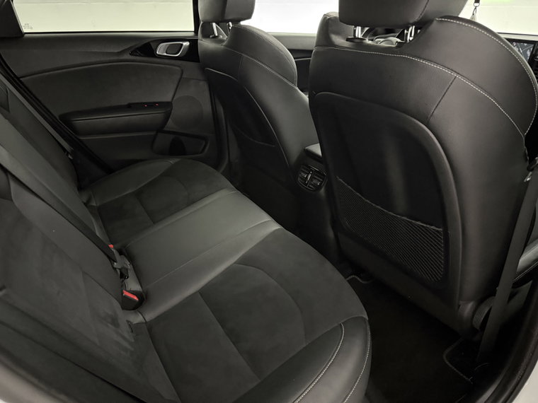 Vehicle Image 40