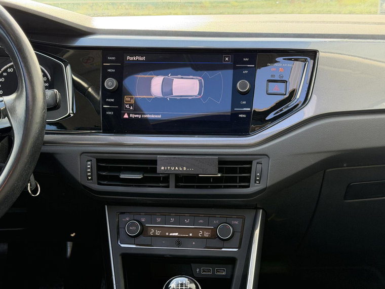 Vehicle Image 17