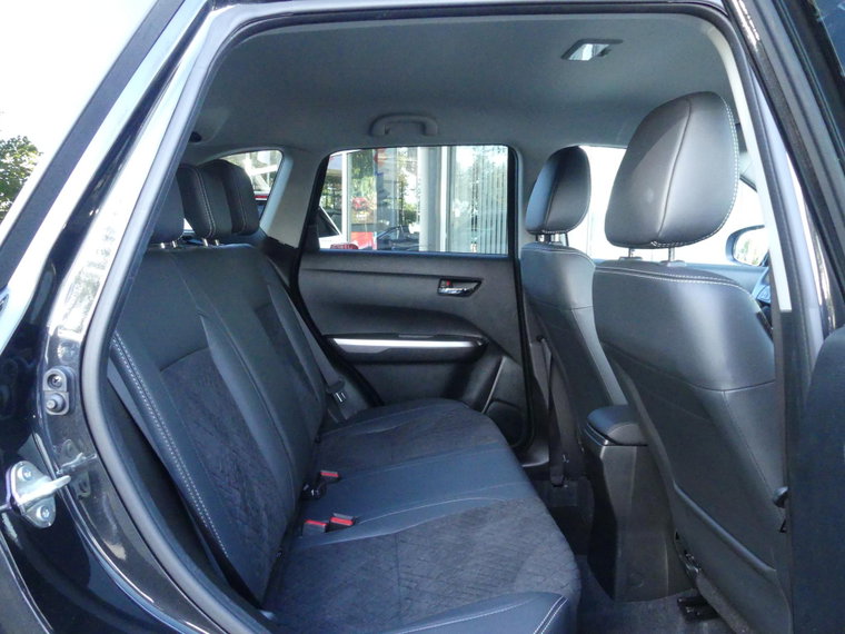 Vehicle Image 30