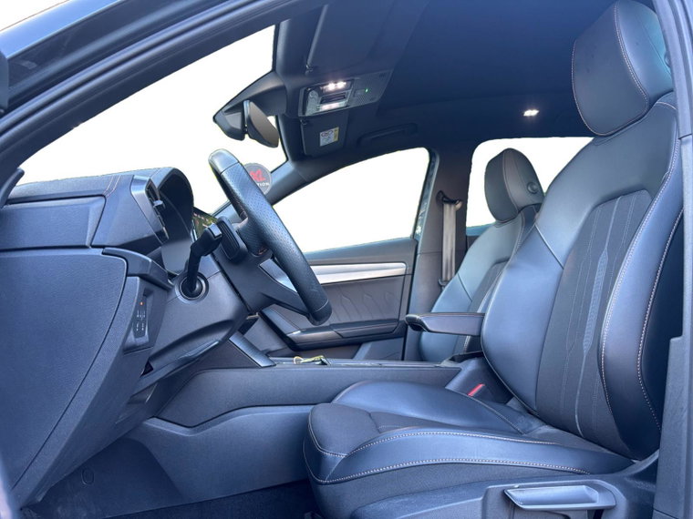 Vehicle Image 16