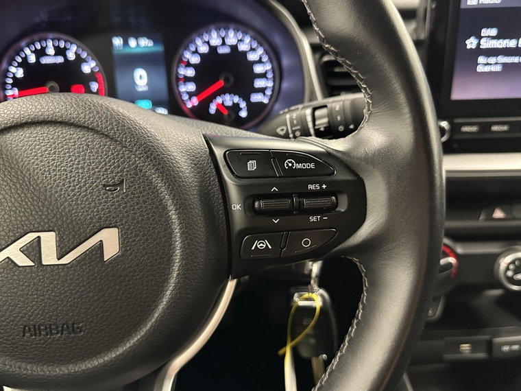 Vehicle Image 23