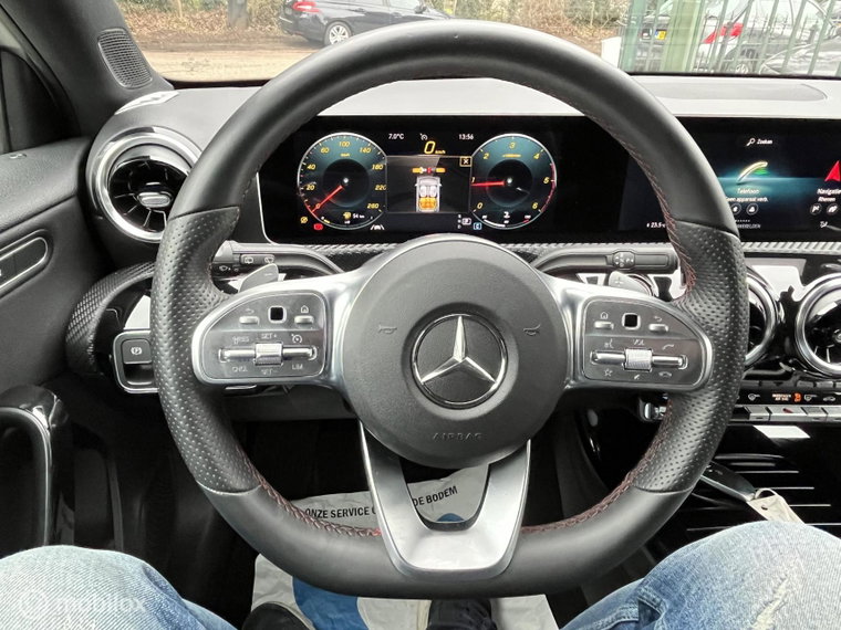Vehicle Image 28