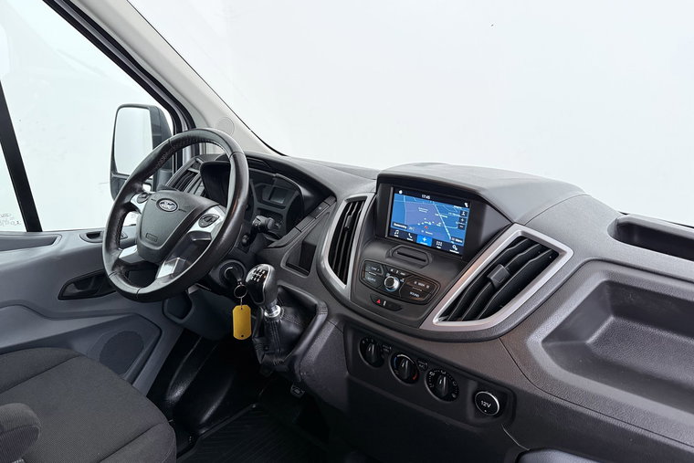 Vehicle Image 16