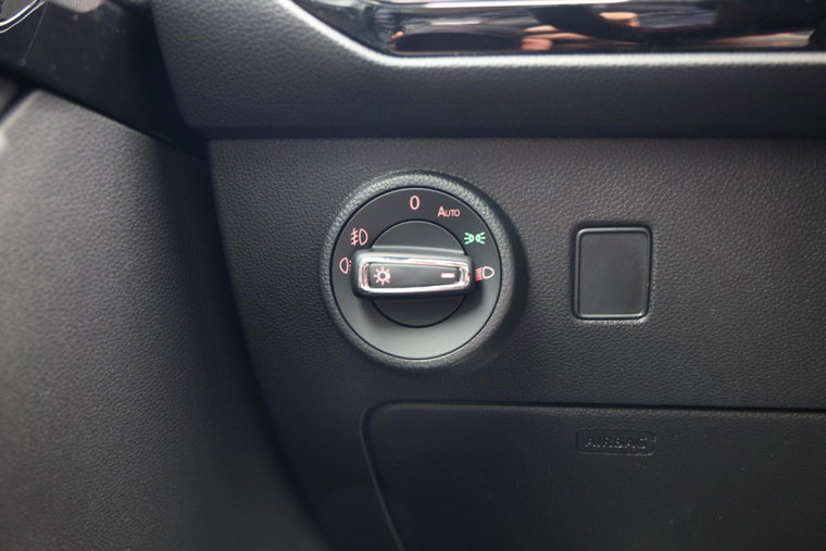 Vehicle Image 28