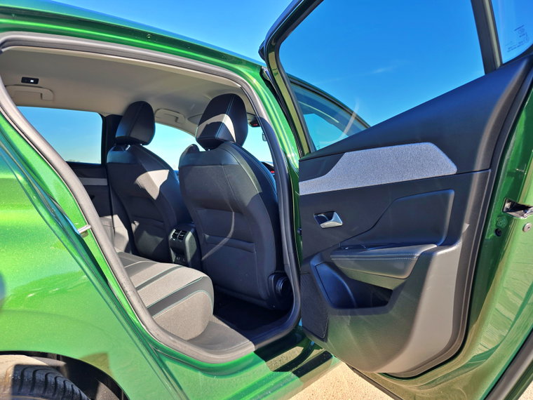 Vehicle Image 33