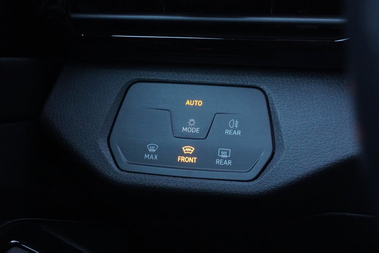 Vehicle Image 26