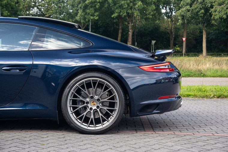 Vehicle Image 35
